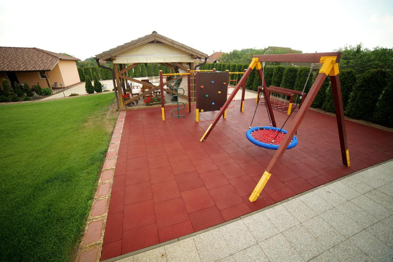 Relax Apartmanhaz Mórahalom Екстериор снимка